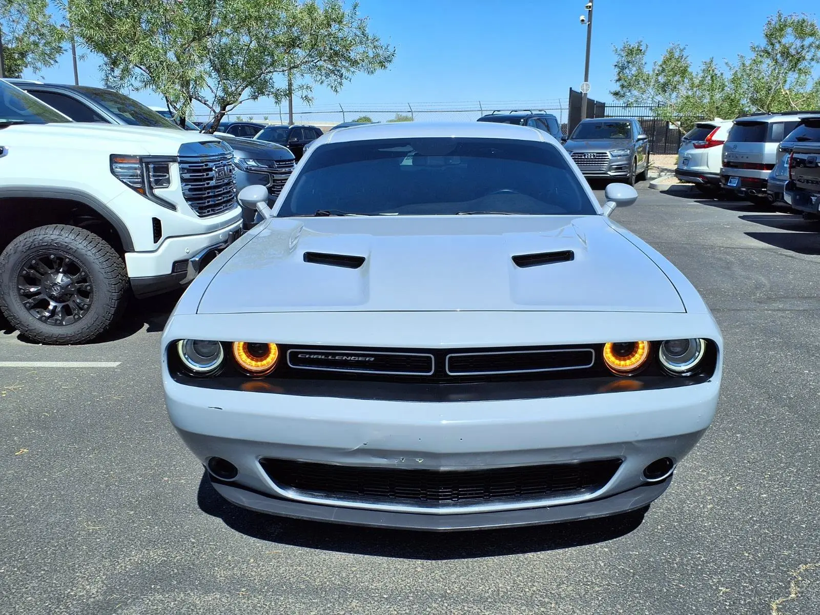 2020 Dodge Challenger SXT Auto photo 3