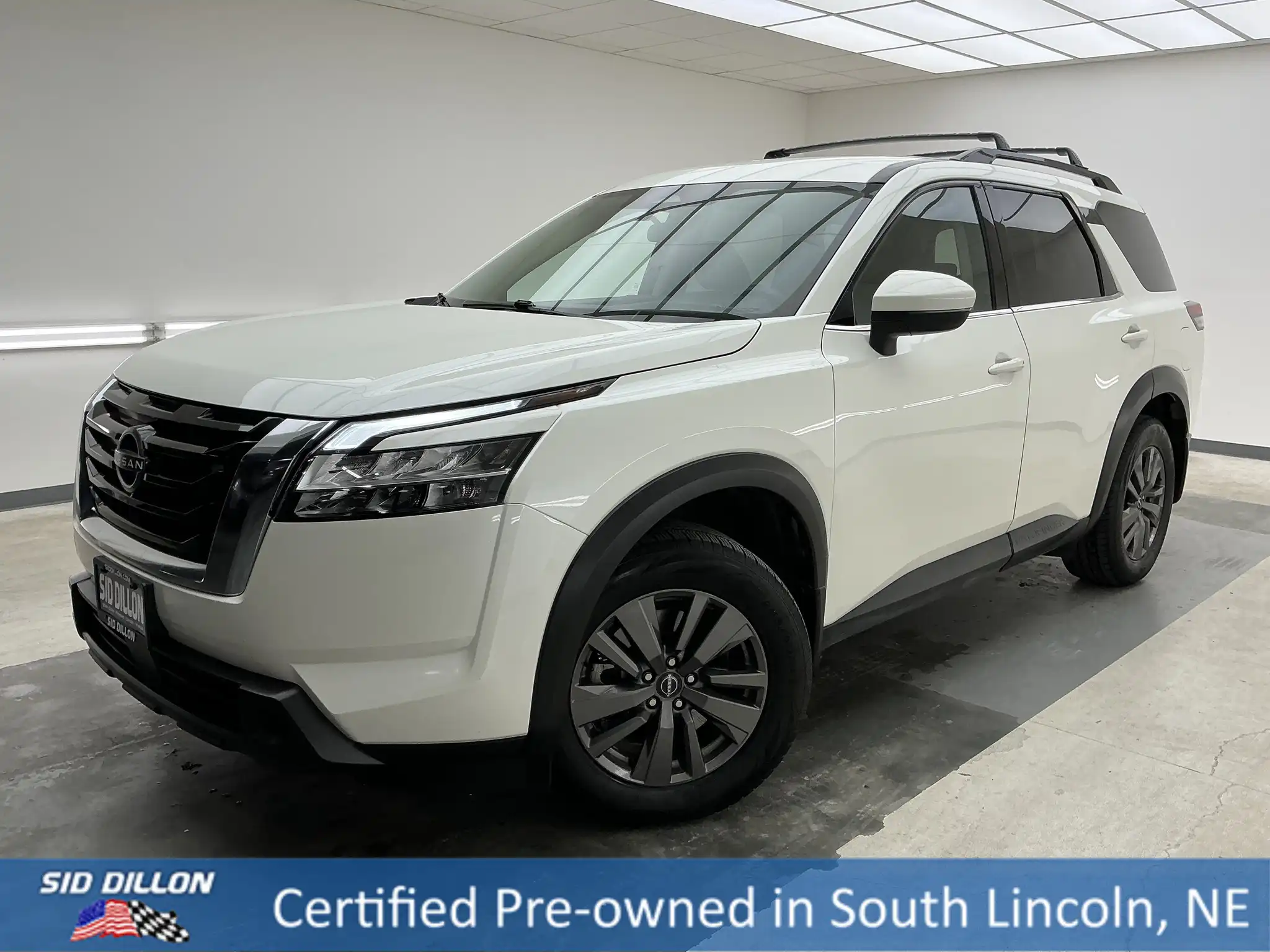 2022 Nissan Pathfinder SV 2WD's photo