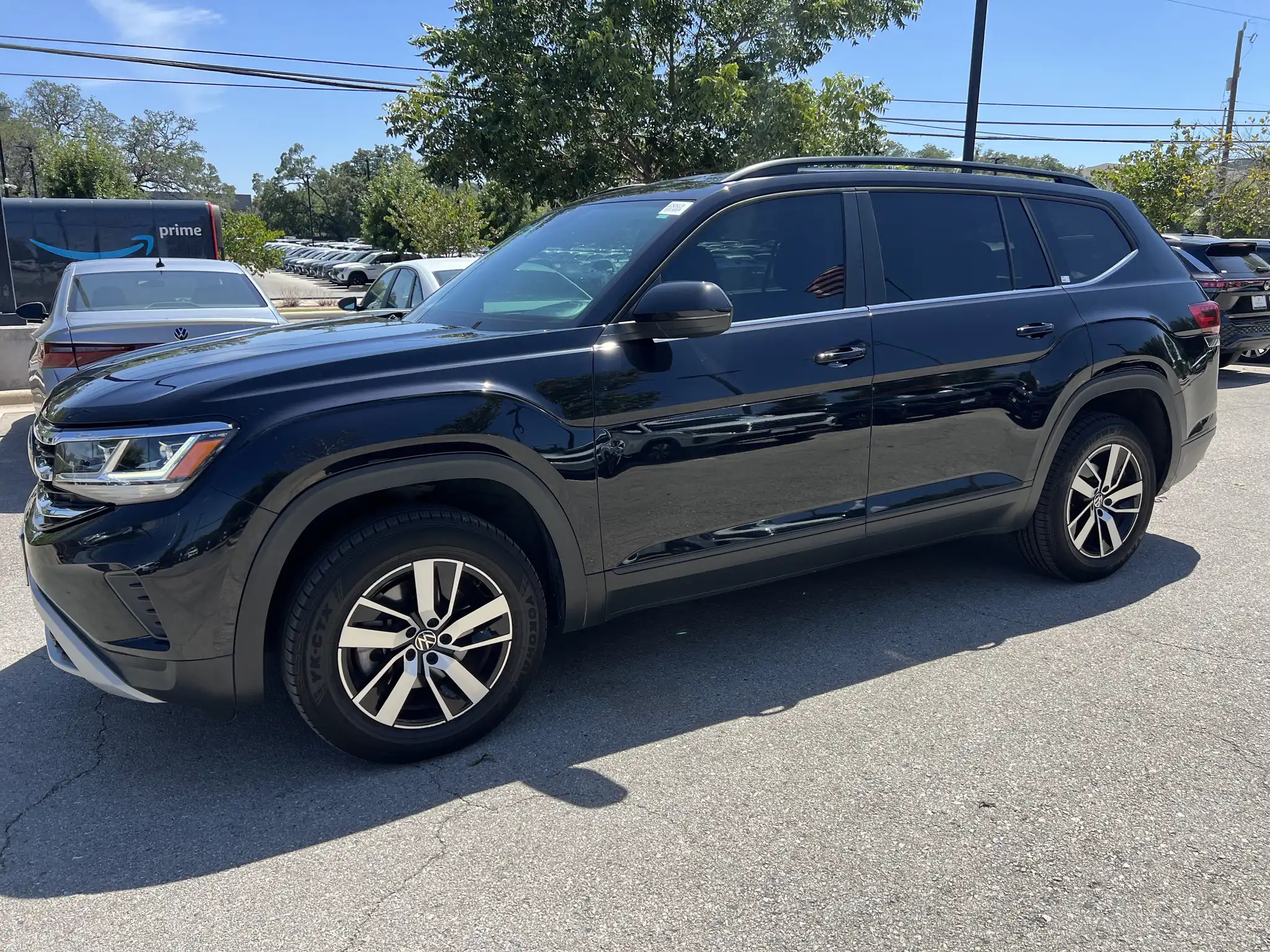 2023 Volkswagen Atlas 2.0T SE's photo