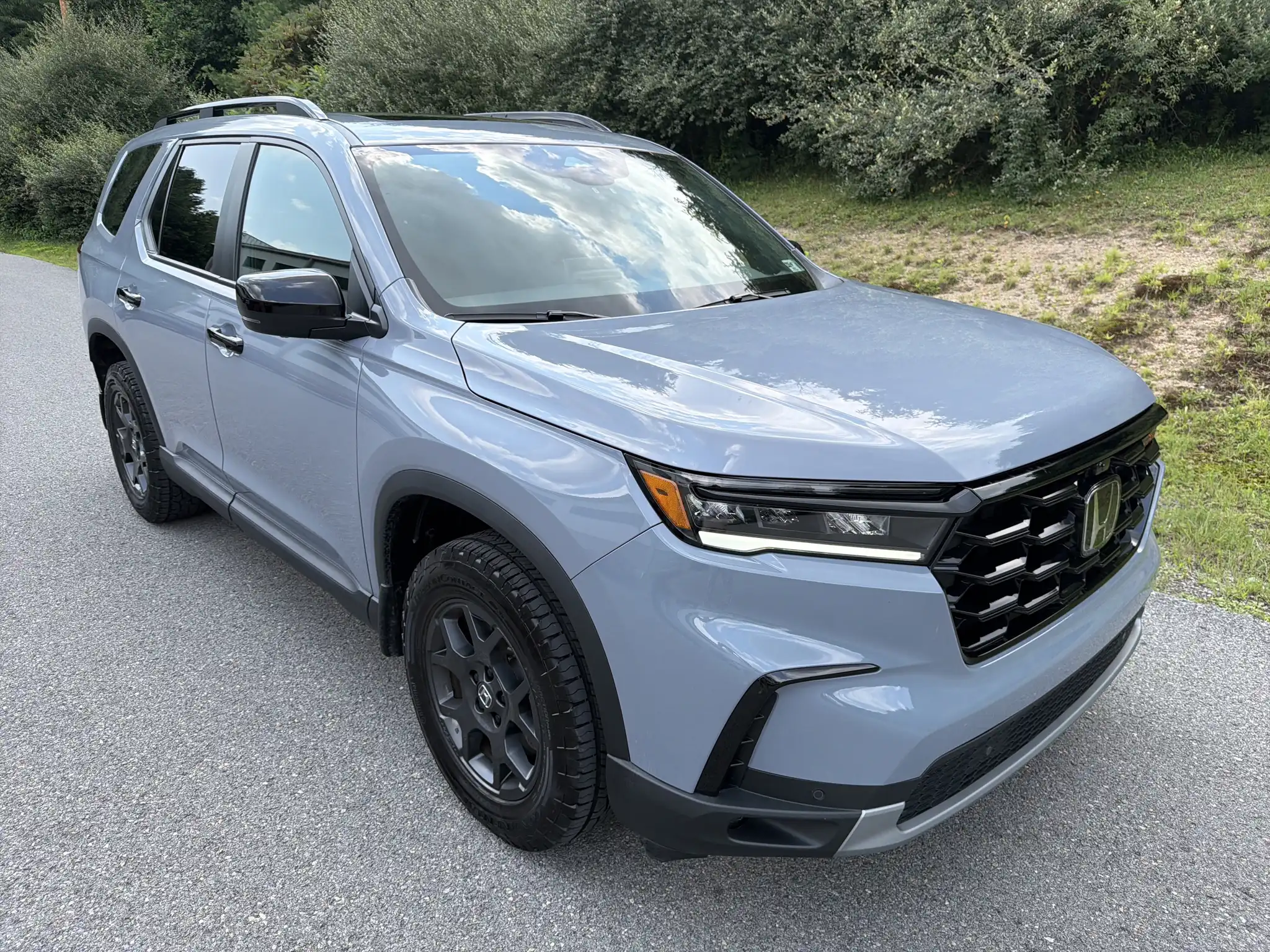 2025 Honda Pilot TrailSport AWD's photo