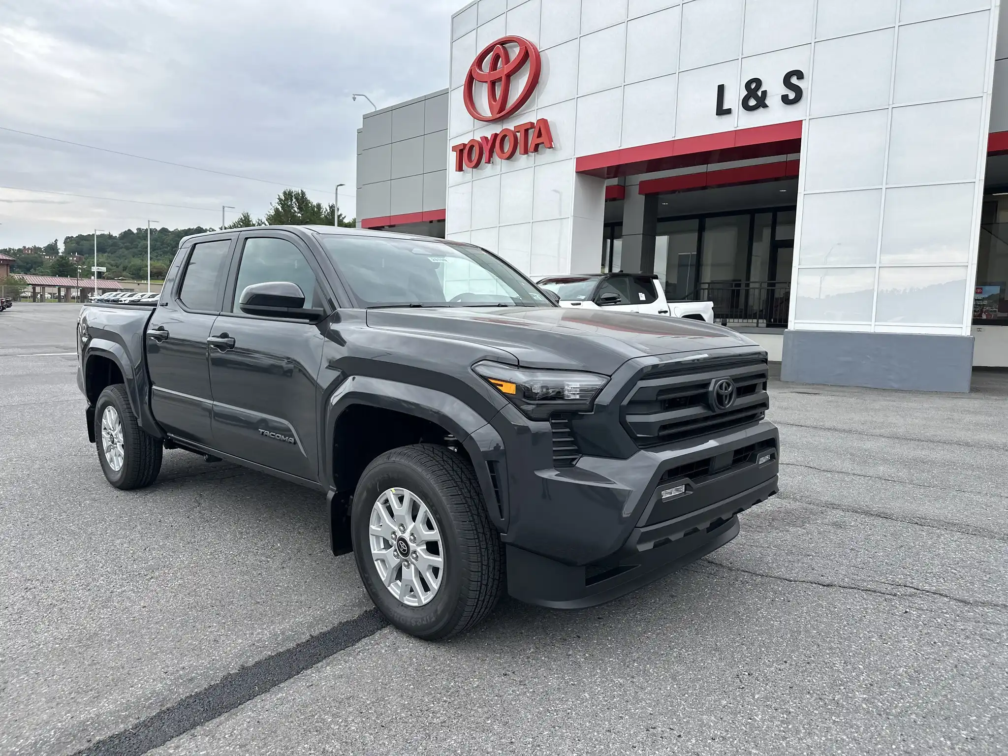 2026 Toyota Tacoma SR5 4x4 Double Cab Long Bed's photo