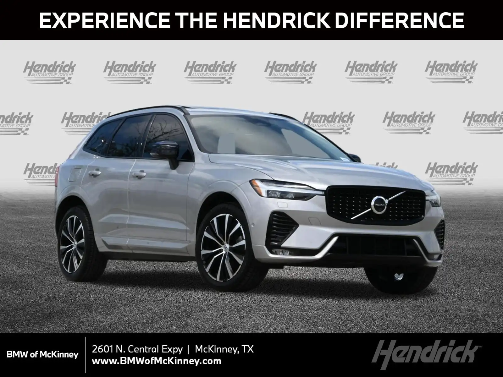2024 Volvo XC60 B5 Plus Dark Theme AWD's photo