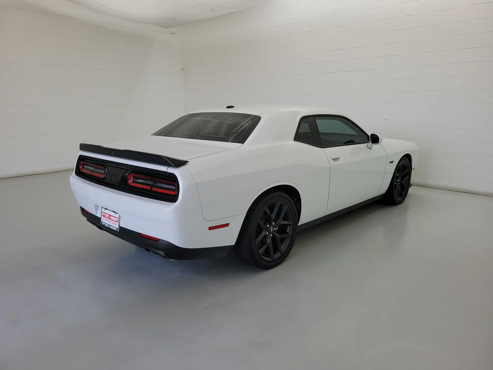 2023 Dodge Challenger R/T photo 5