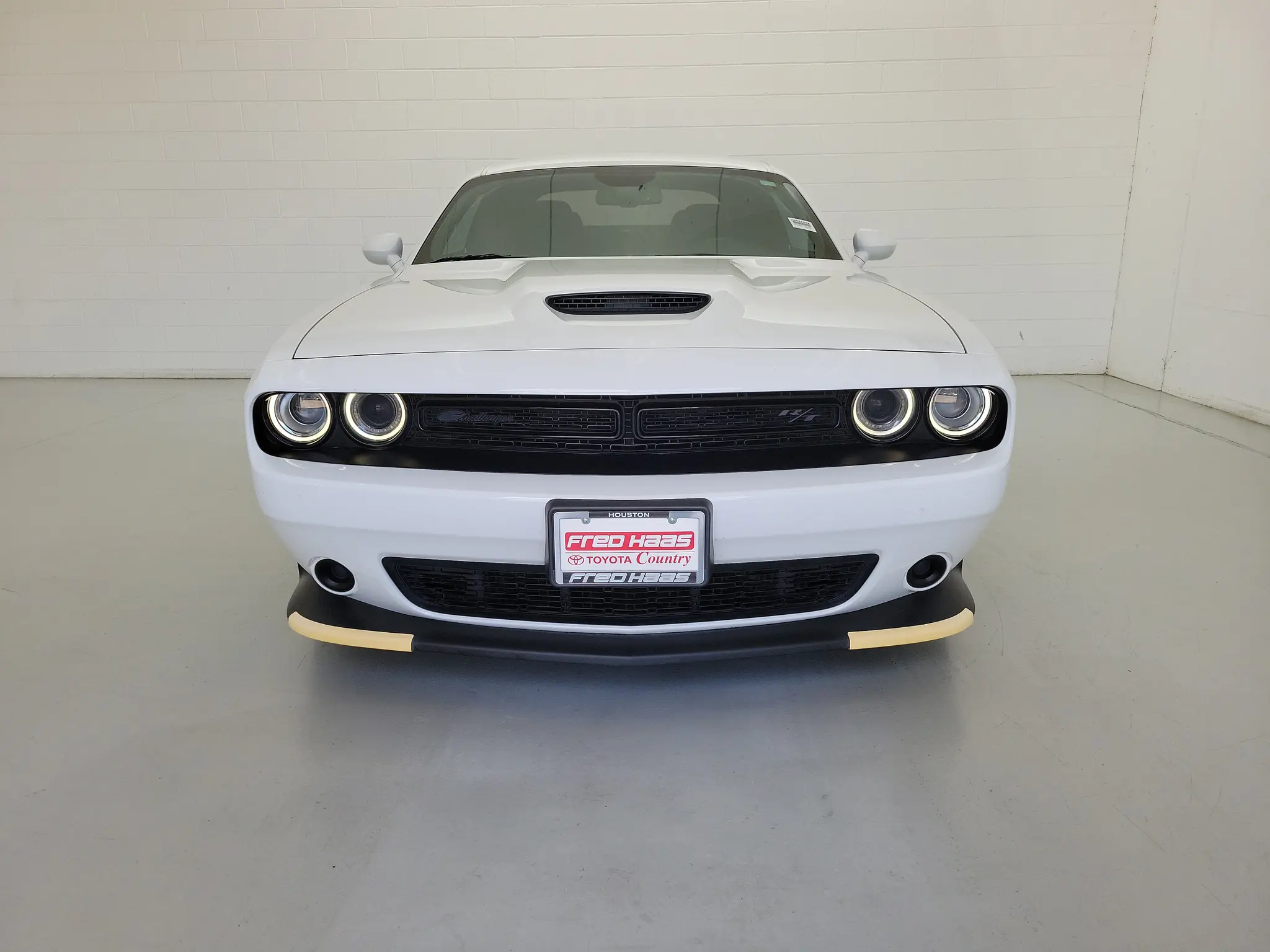 2023 Dodge Challenger R/T photo 3