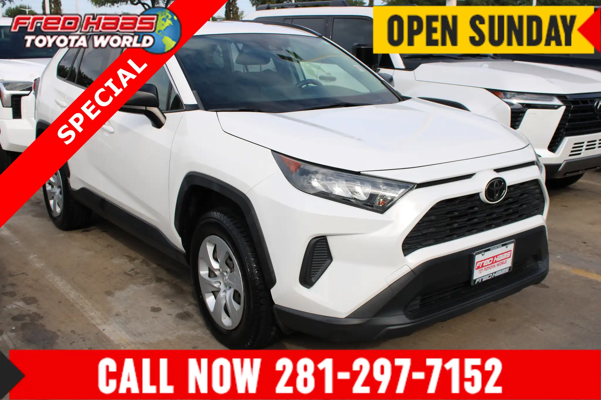 2021 Toyota RAV4 LE FWD's photo