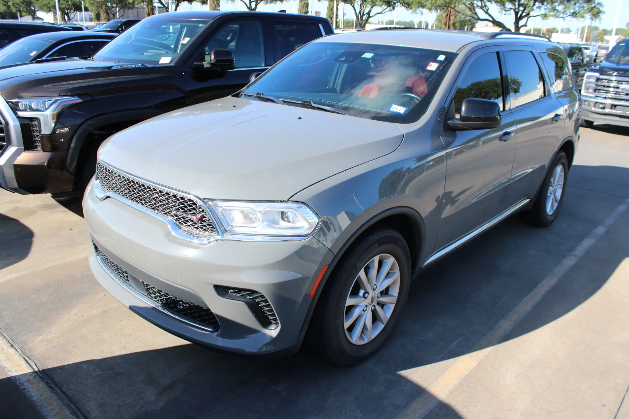 2023 Dodge Durango SXT RWD Launch Edition photo 3