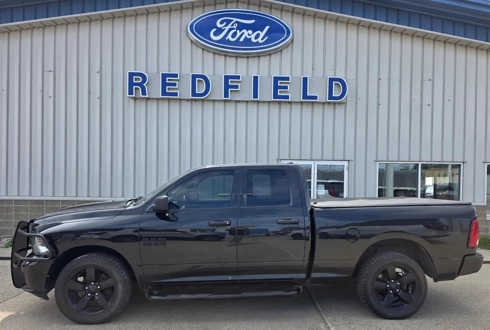 2017 RAM 1500 Express 4x4 Quad Cab 6'4's photo