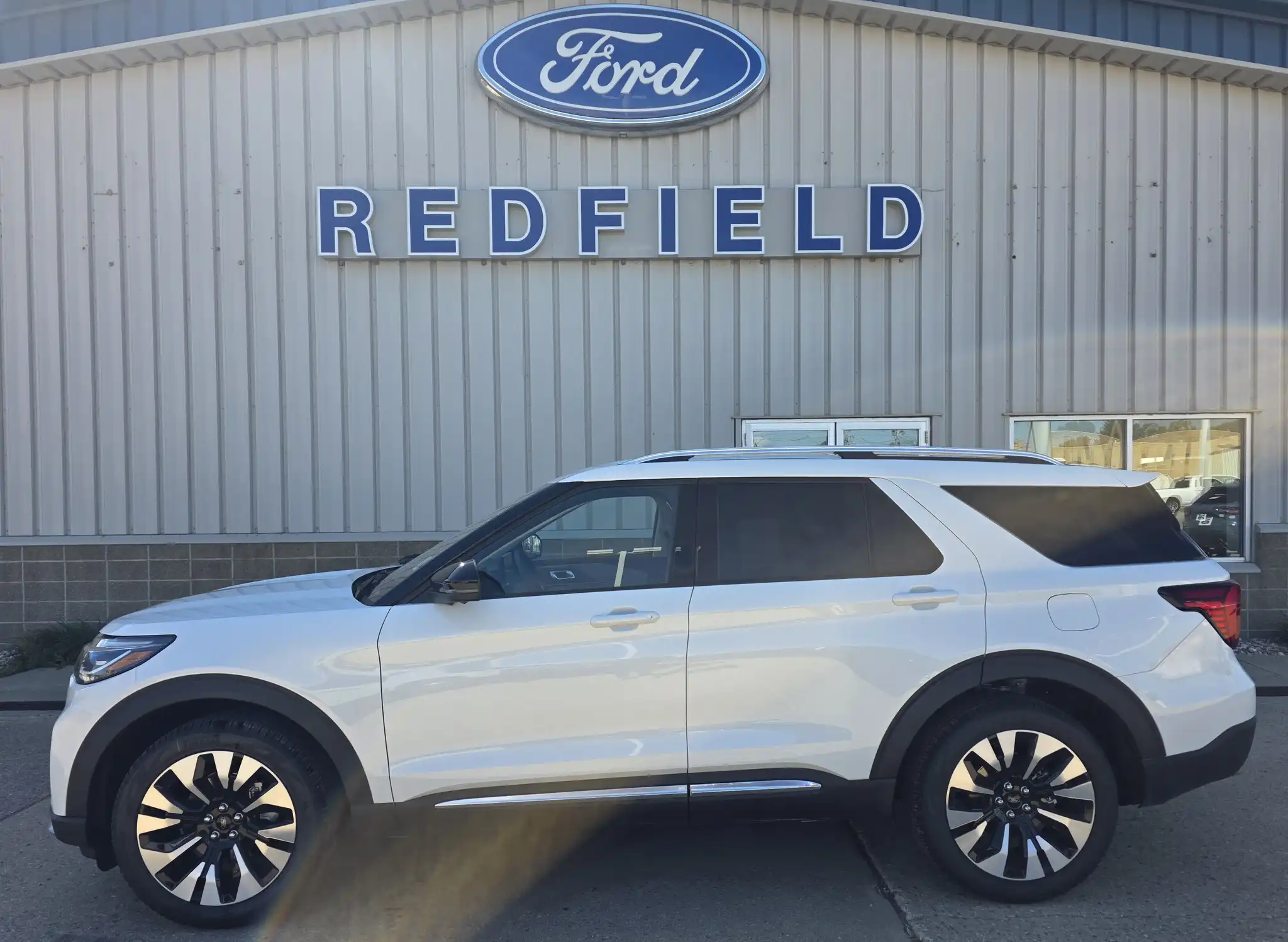 2026 Ford Explorer Platinum 4WD's photo