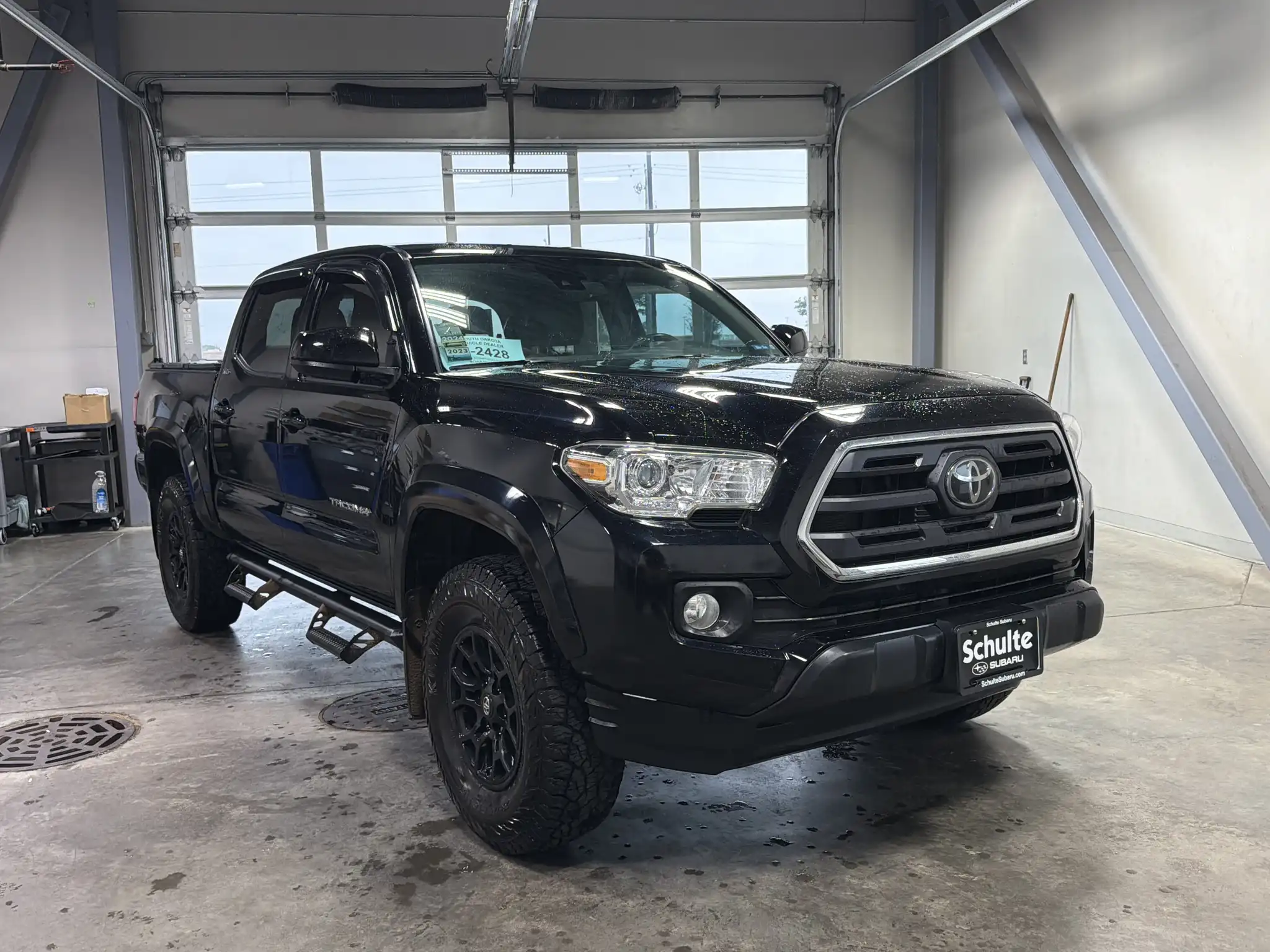 2019 Toyota Tacoma SR5 Double Cab 4WD V6 Auto Short Bed's photo