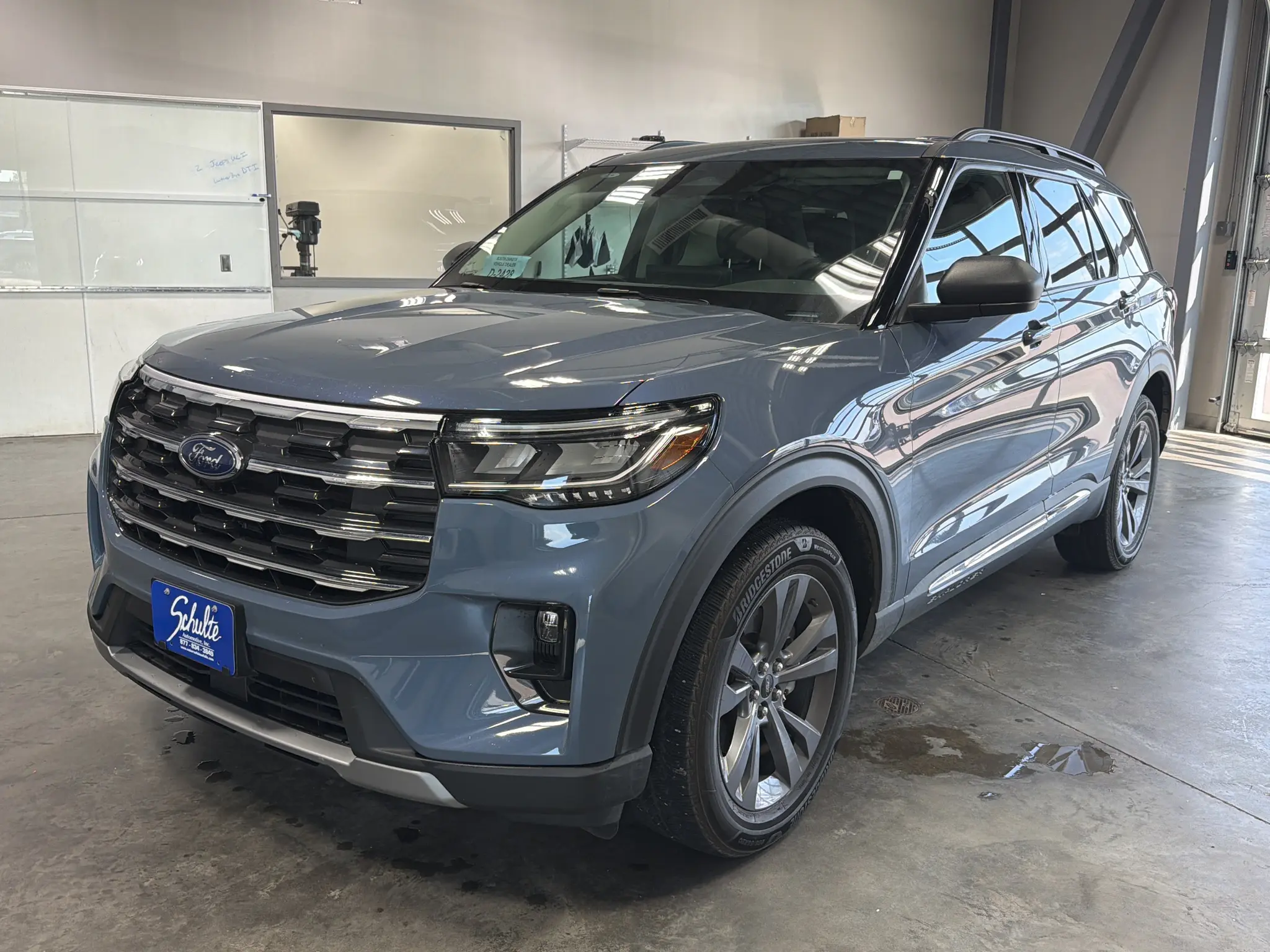 2025 Ford Explorer Active 4WD PL535 photo 3