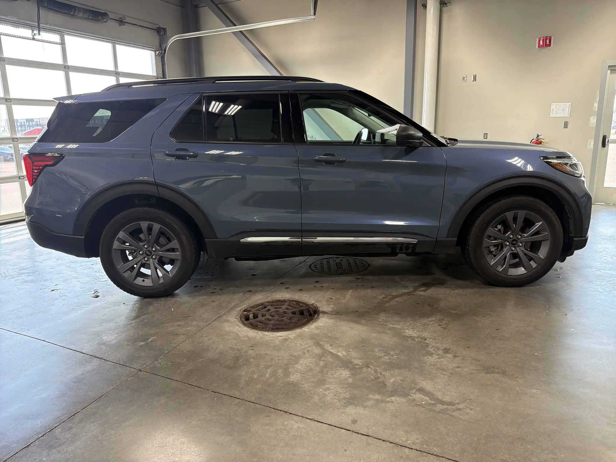 2025 Ford Explorer Active 4WD PL535 photo 4