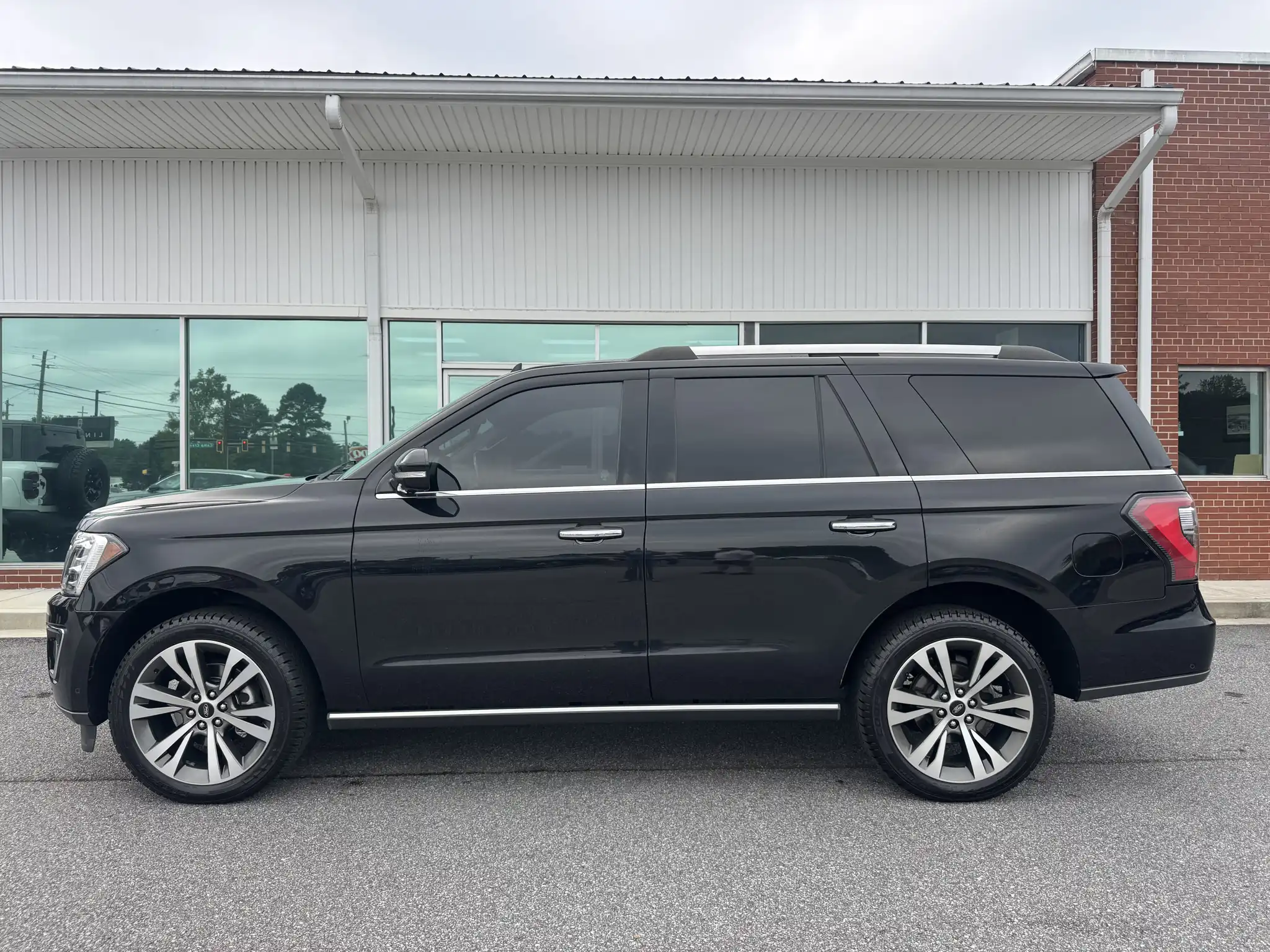 2021 Ford Expedition Limited 4WD's photo