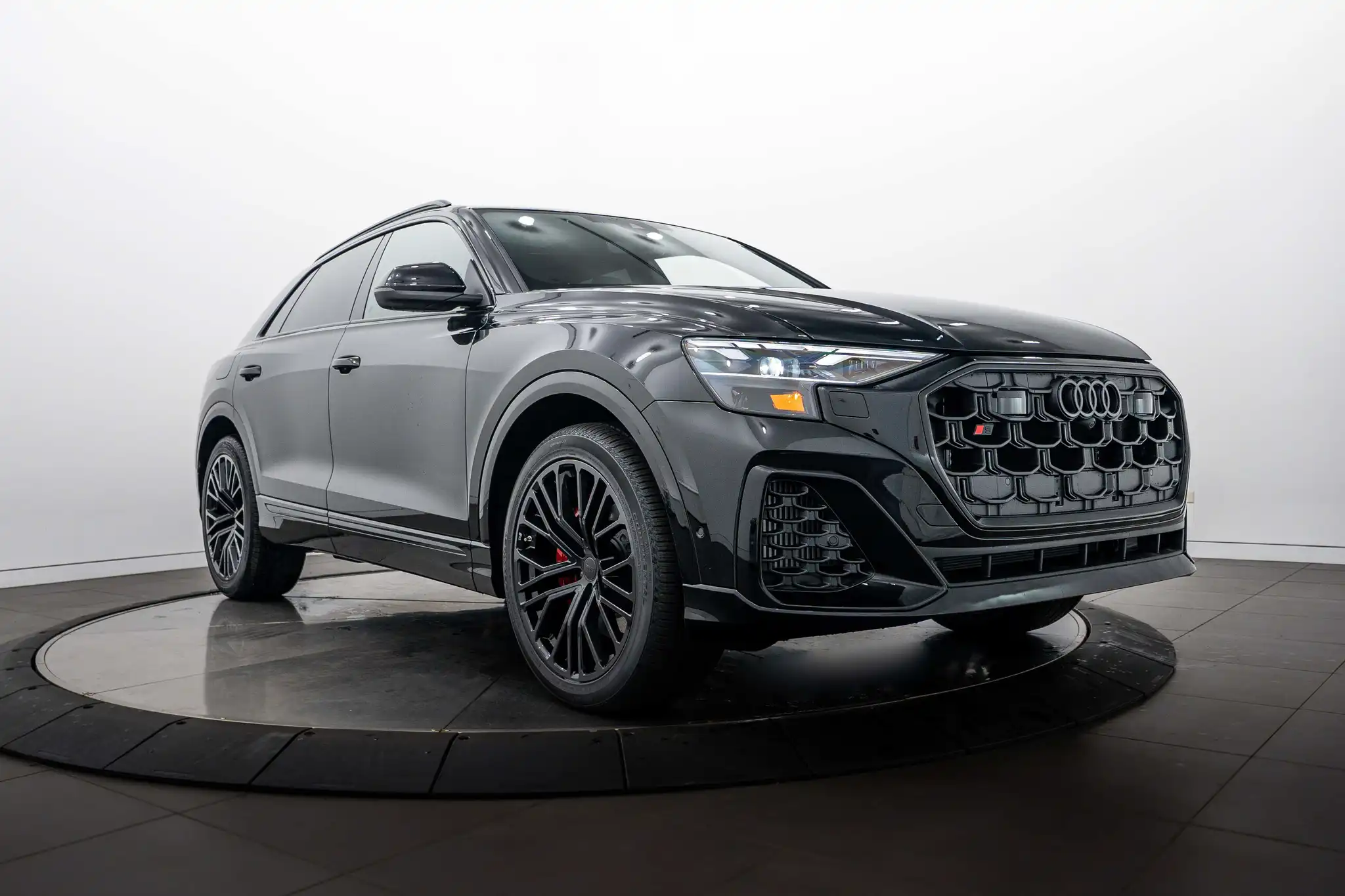 2026 Audi SQ8 Premium Plus quattro's photo