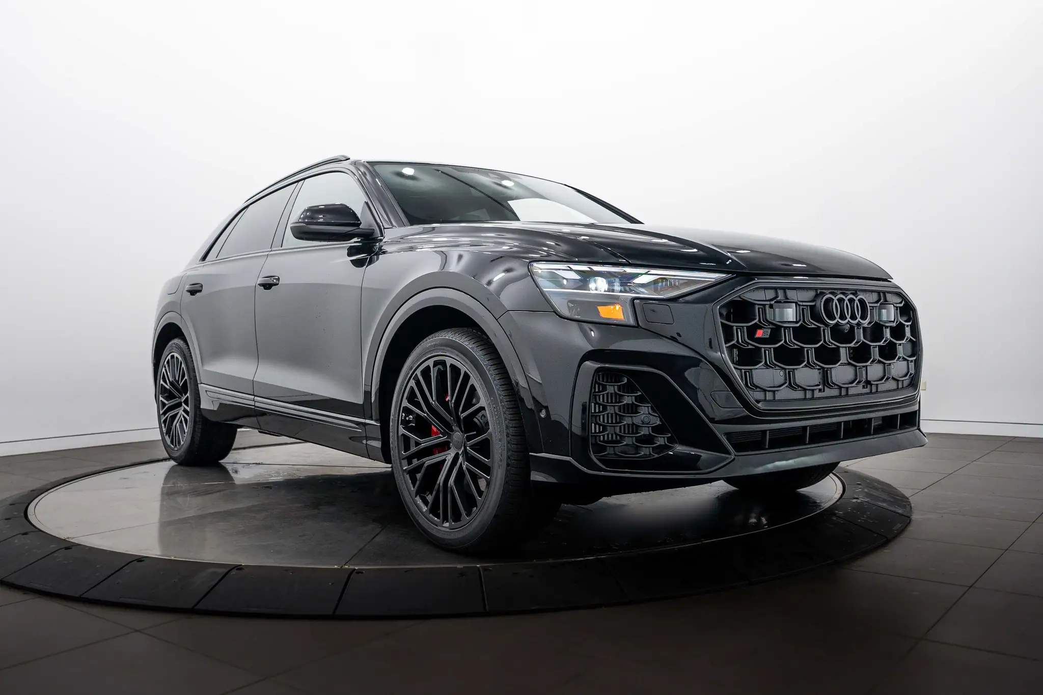 2026 Audi SQ8 Premium Plus quattro photo 1