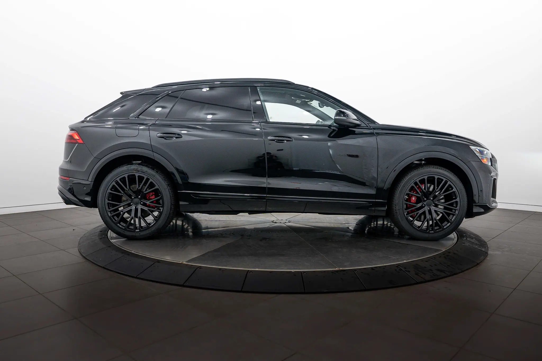 2026 Audi SQ8 Premium Plus quattro photo 3