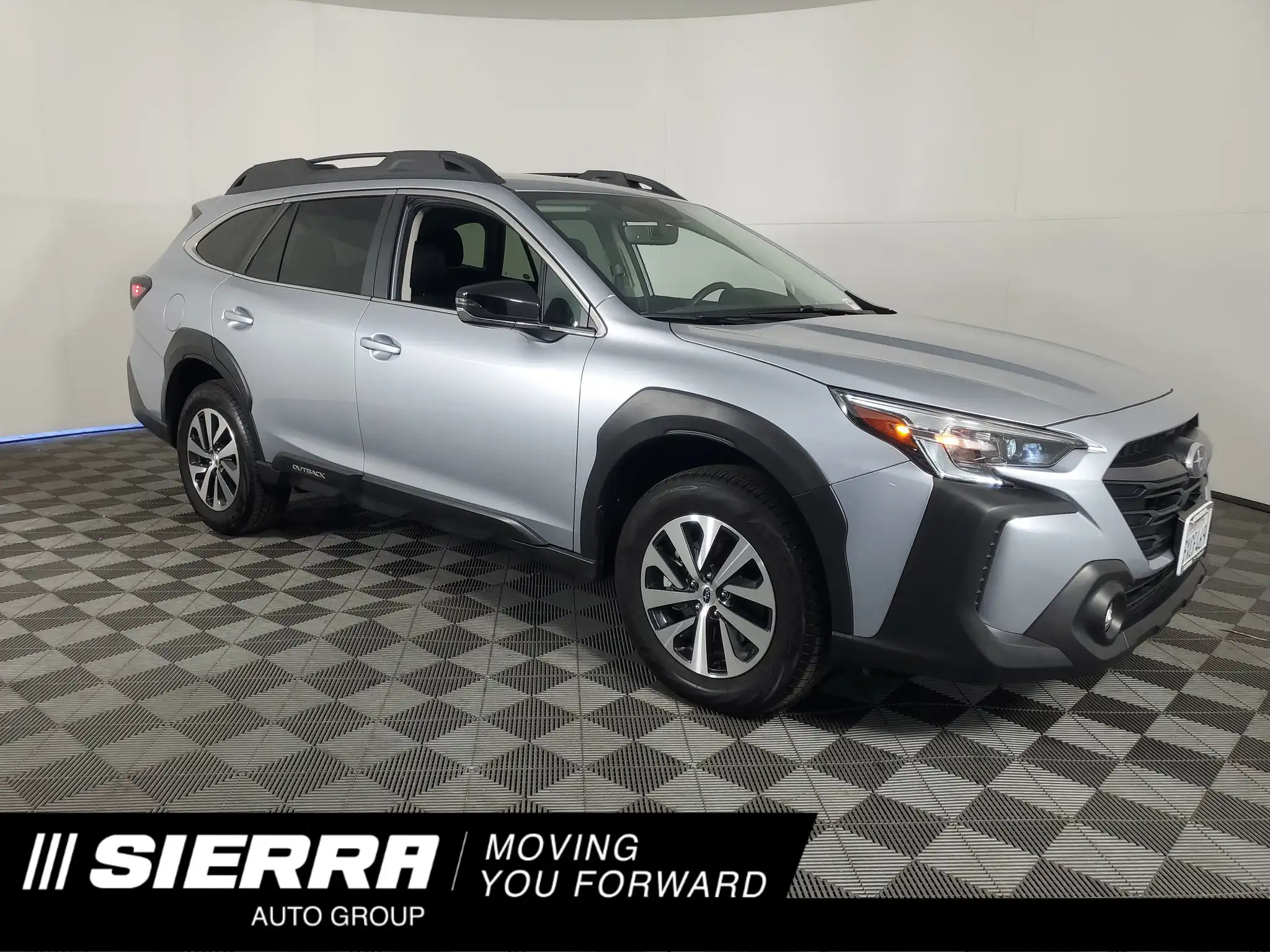 2025 Subaru Outback Premium's photo