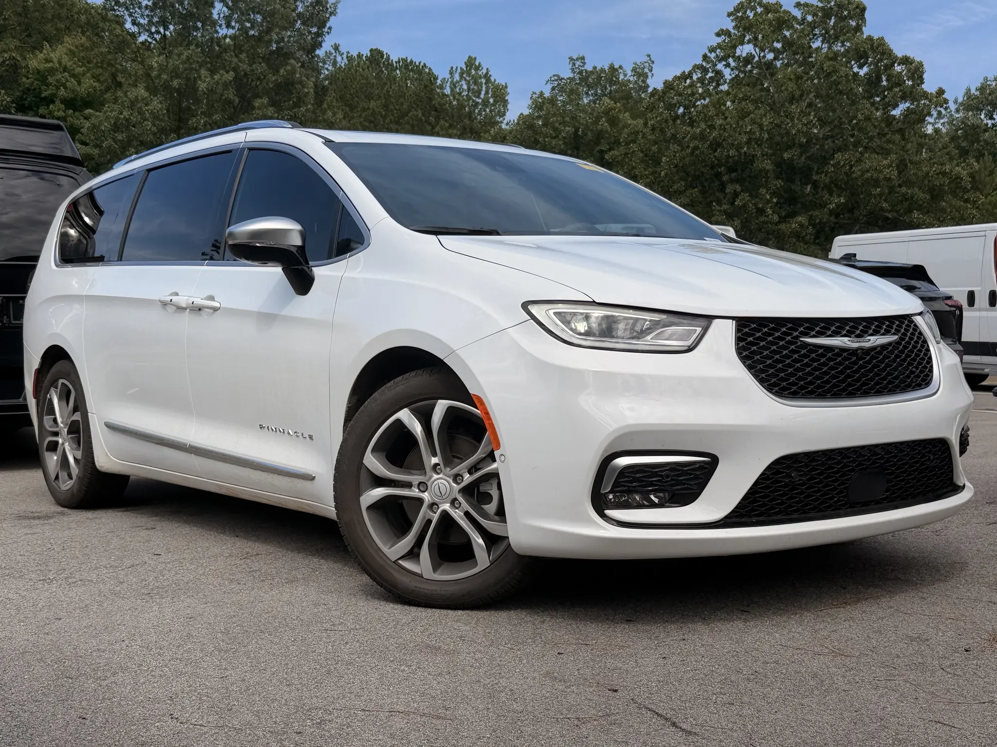 2026 Chrysler Pacifica Pinnacle photo 5