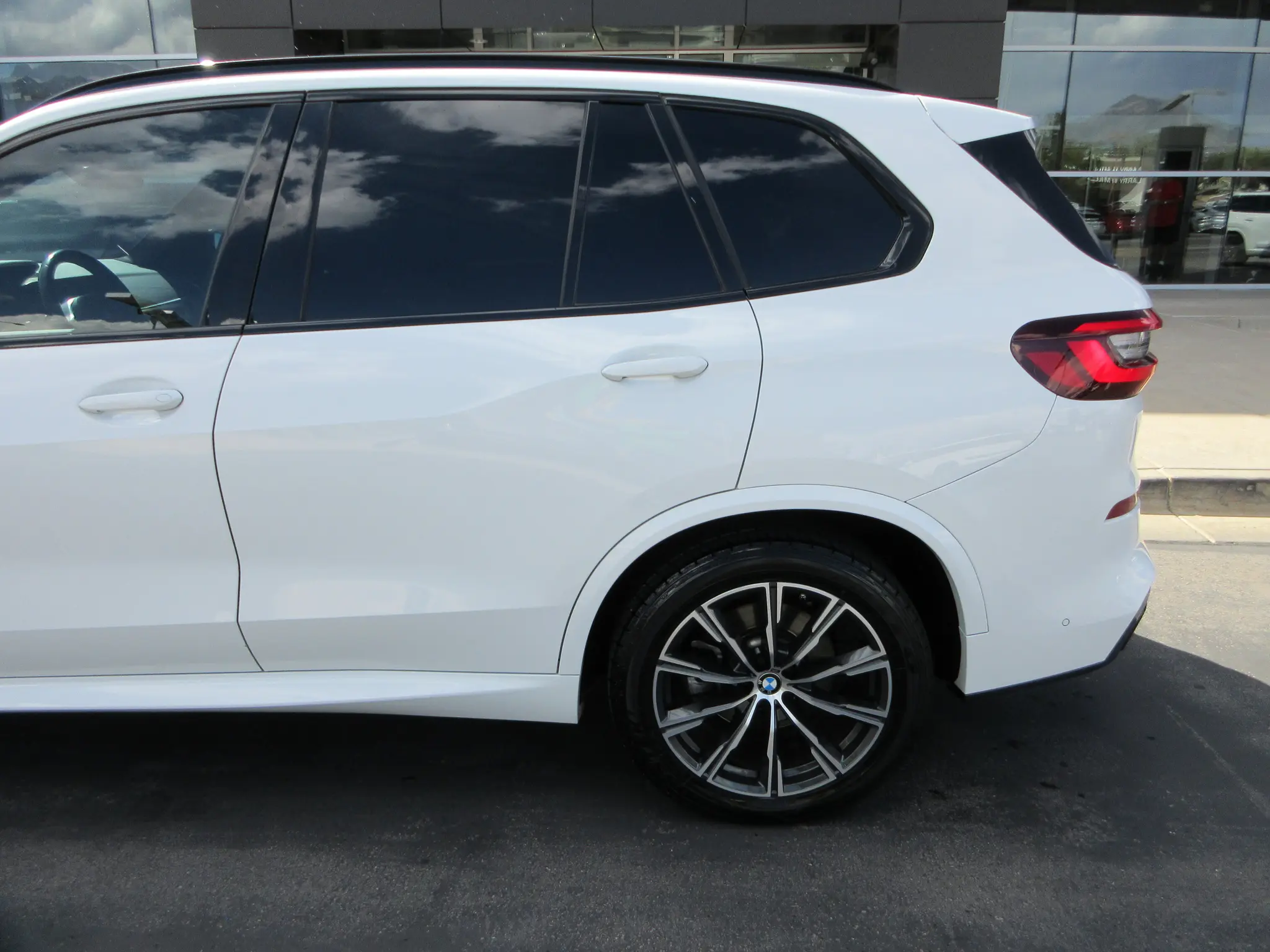 2023 BMW X5 sDrive40i photo 4