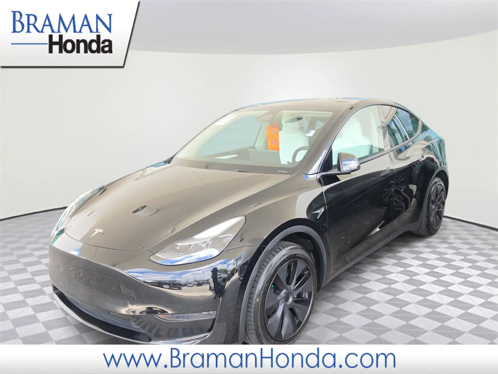 2025 Tesla Model Y Long Range Rear Wheel Drive's photo