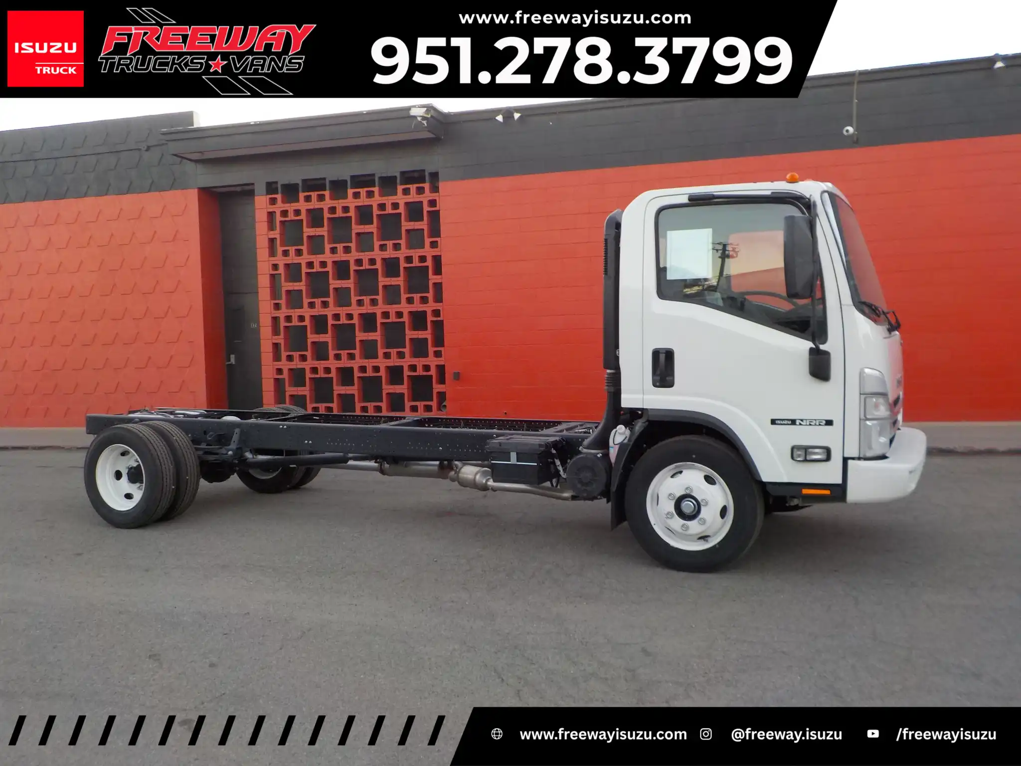 2024 Isuzu NPR-HD's photo