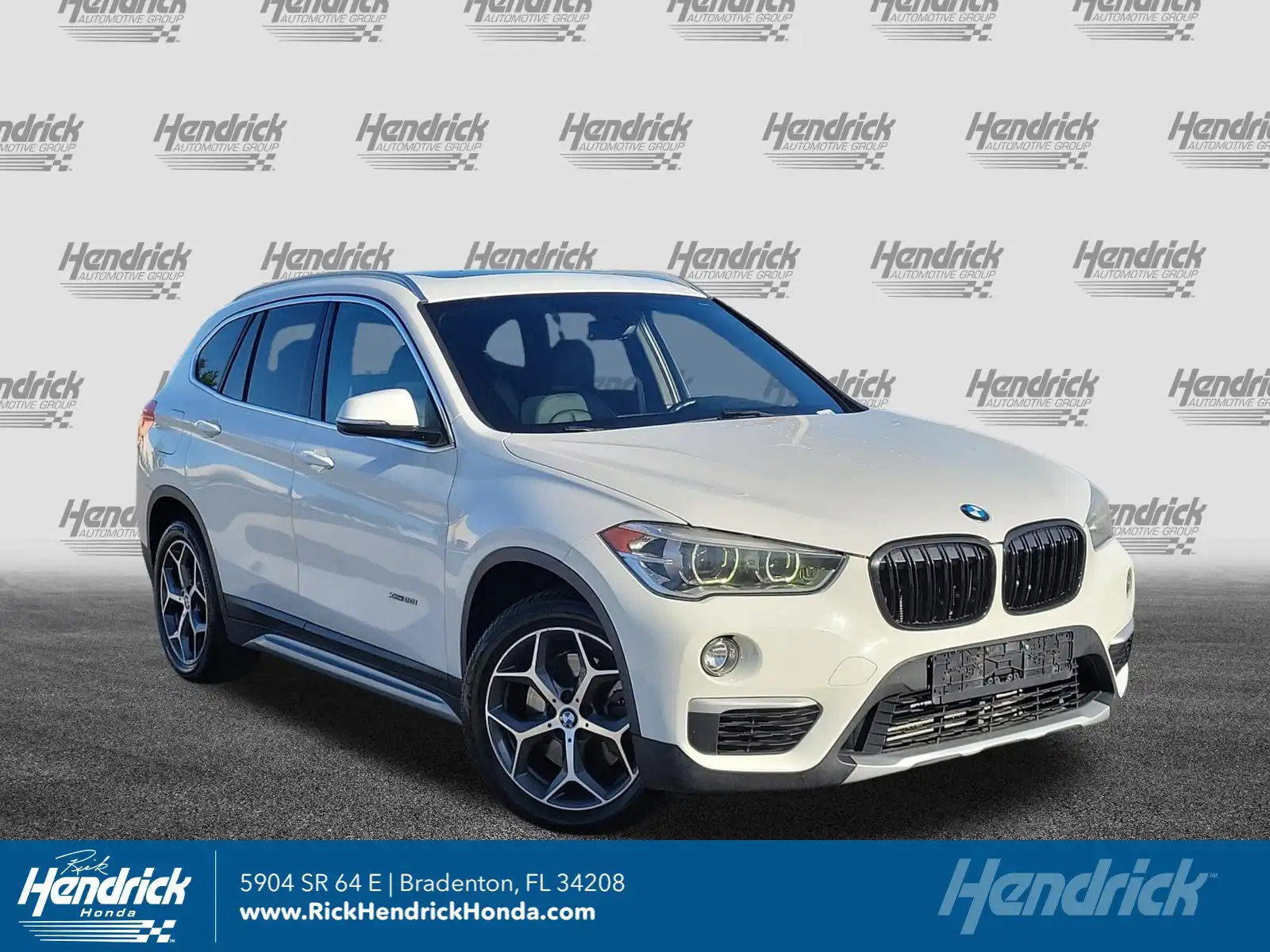 2017 BMW X1 xDrive28i's photo