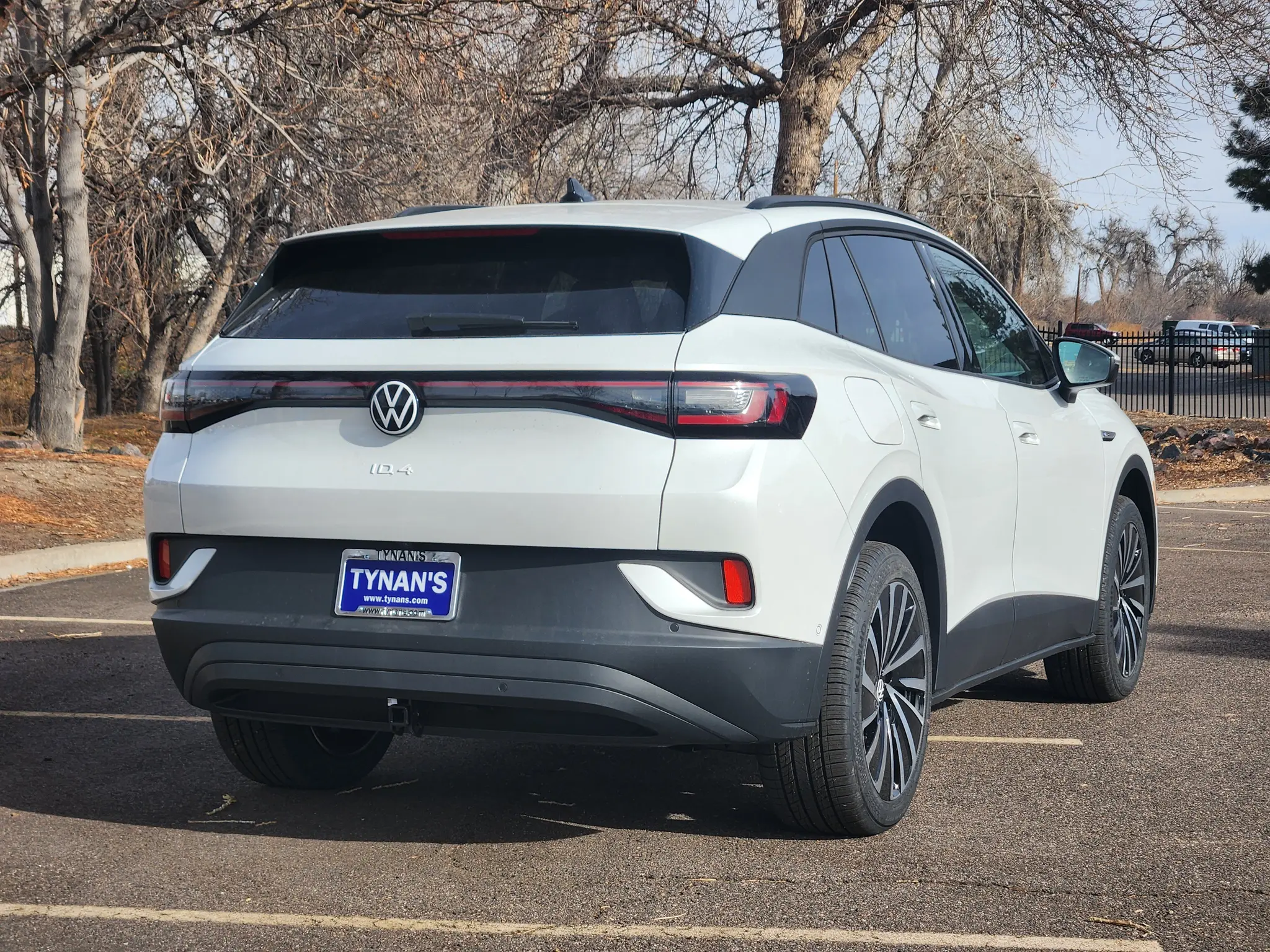 2026 Volkswagen ID.4 Pro 4Motion photo 3