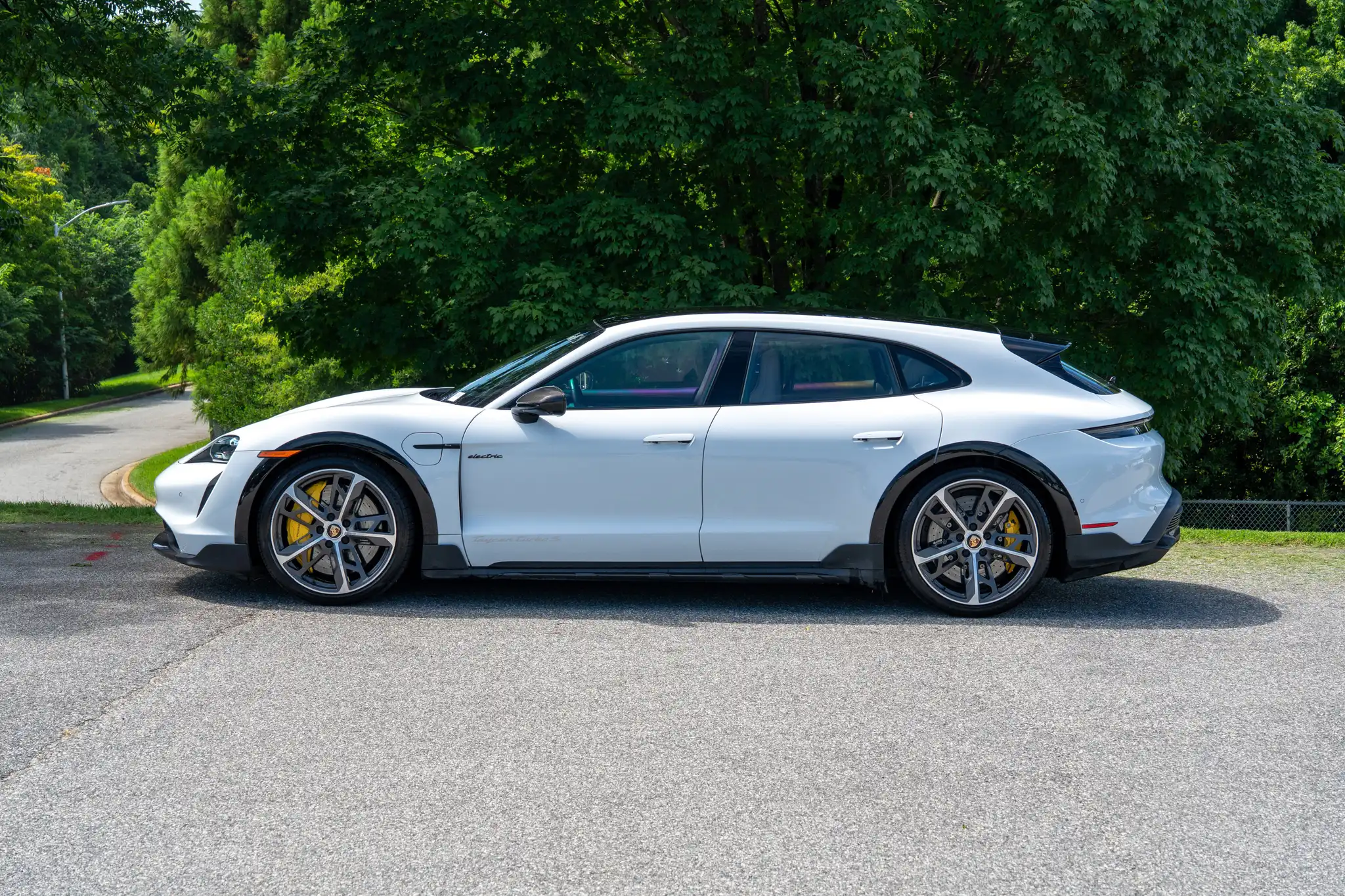 2022 Porsche Taycan Cross Turismo Turbo S's photo