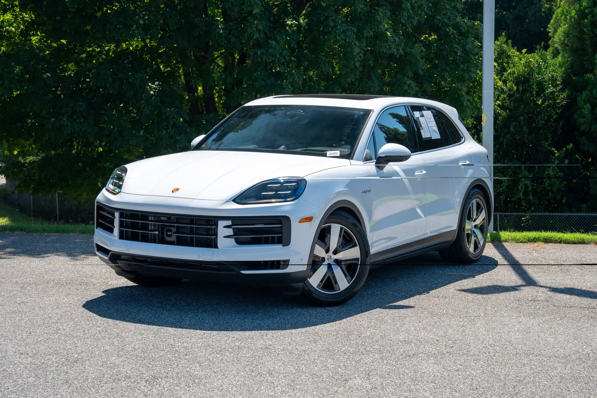 2026 Porsche Cayenne E-Hybrid's photo