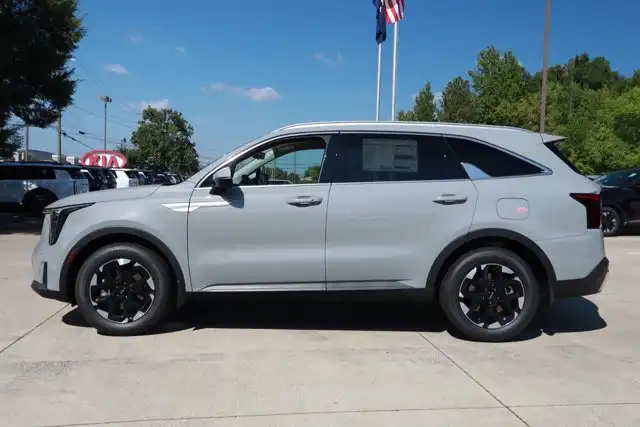 2019 Toyota RAV4 LE AWD's photo