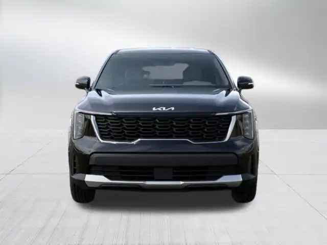 2026 Kia Sorento LX AT's photo