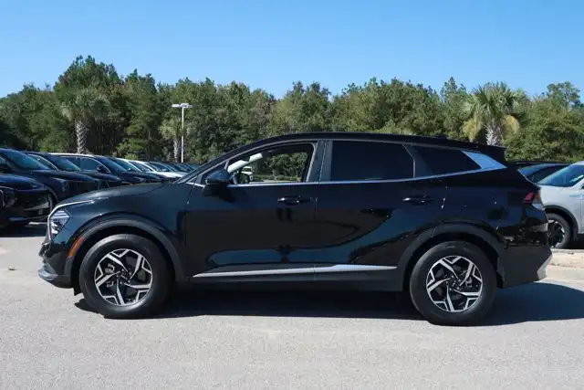 2024 Kia Sportage LX Auto's photo