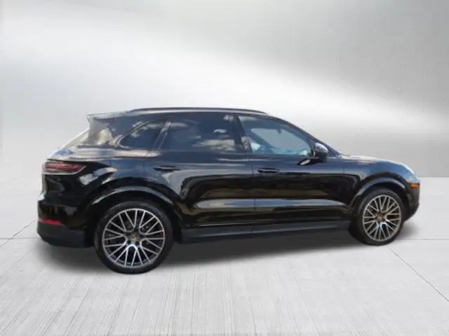 2020 Porsche Cayenne S photo 1