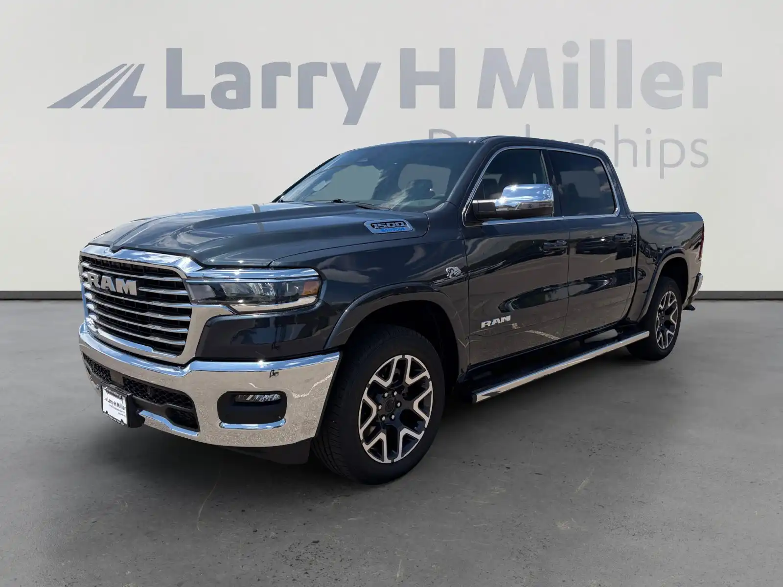 2026 RAM 1500 Laramie 4x4 Crew Cab 5'7's photo