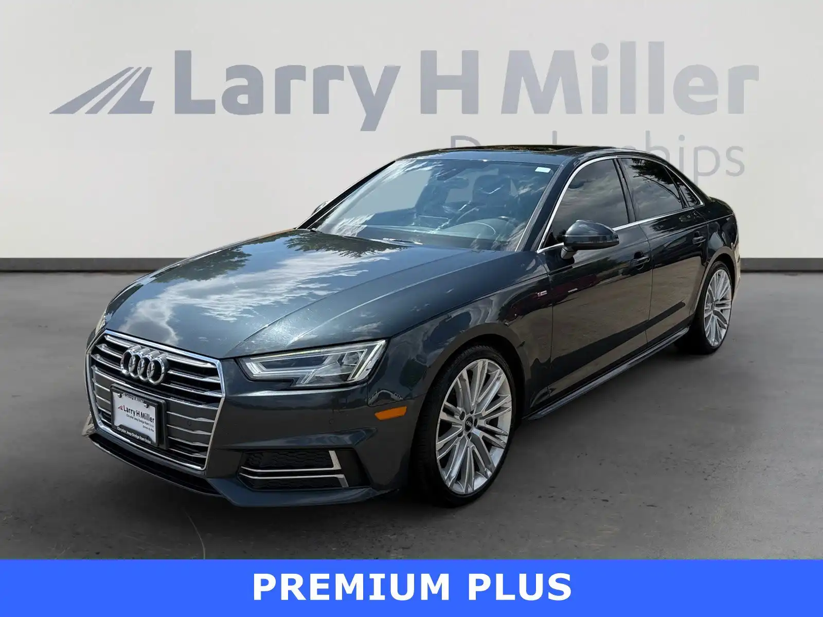 2017 Audi A4 2.0T quattro S tronic Premium Plus's photo