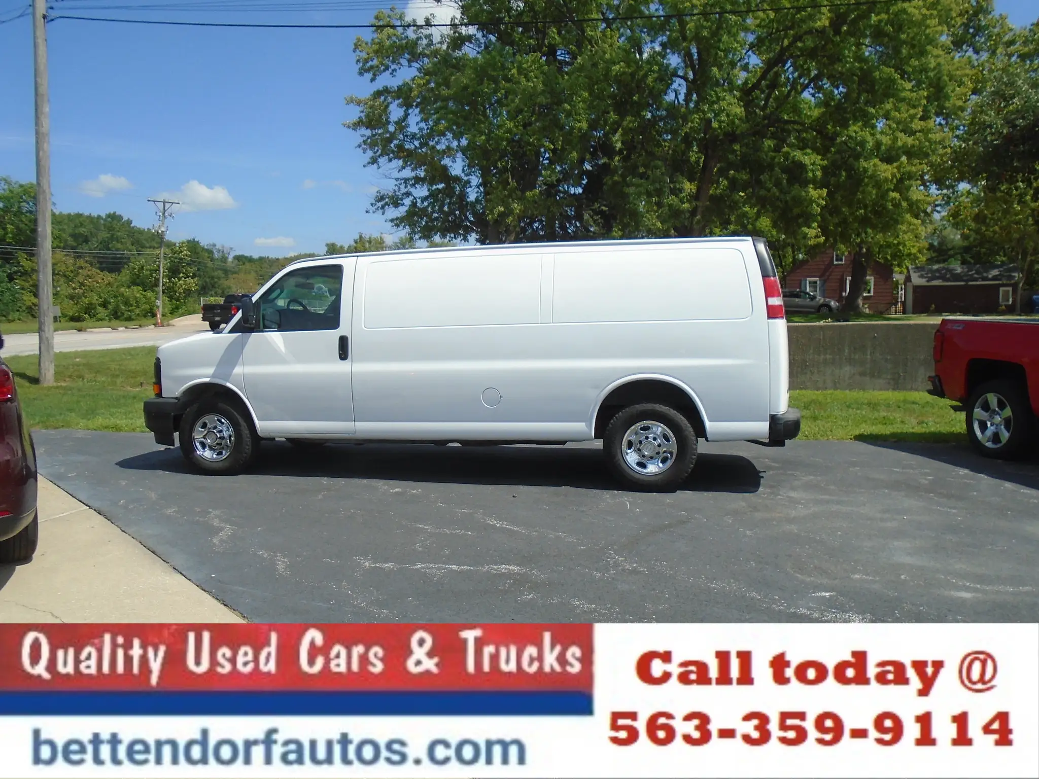 2017 Chevrolet Express Work Van 3500 Extended photo 1