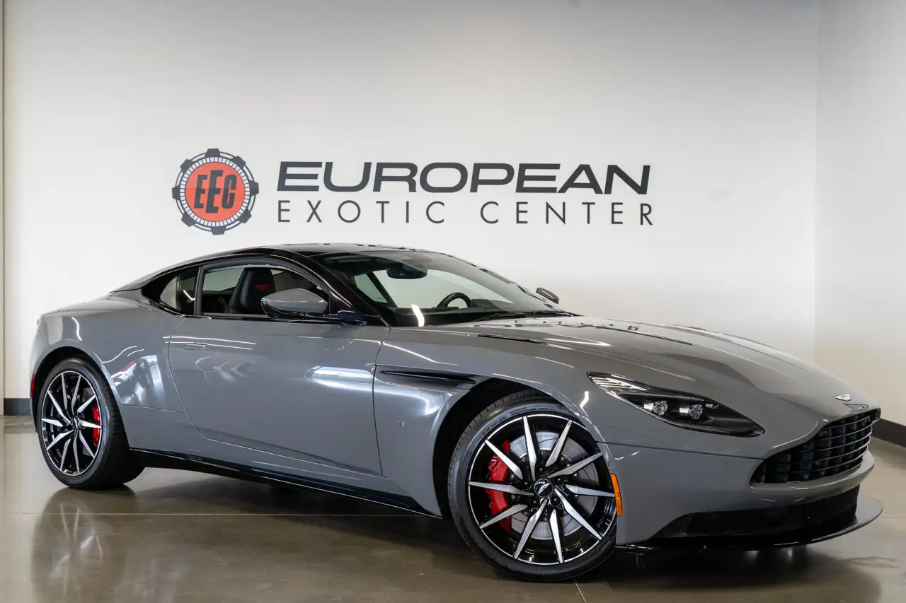 2018 Aston Martin DB11 V12 Coupe photo 1