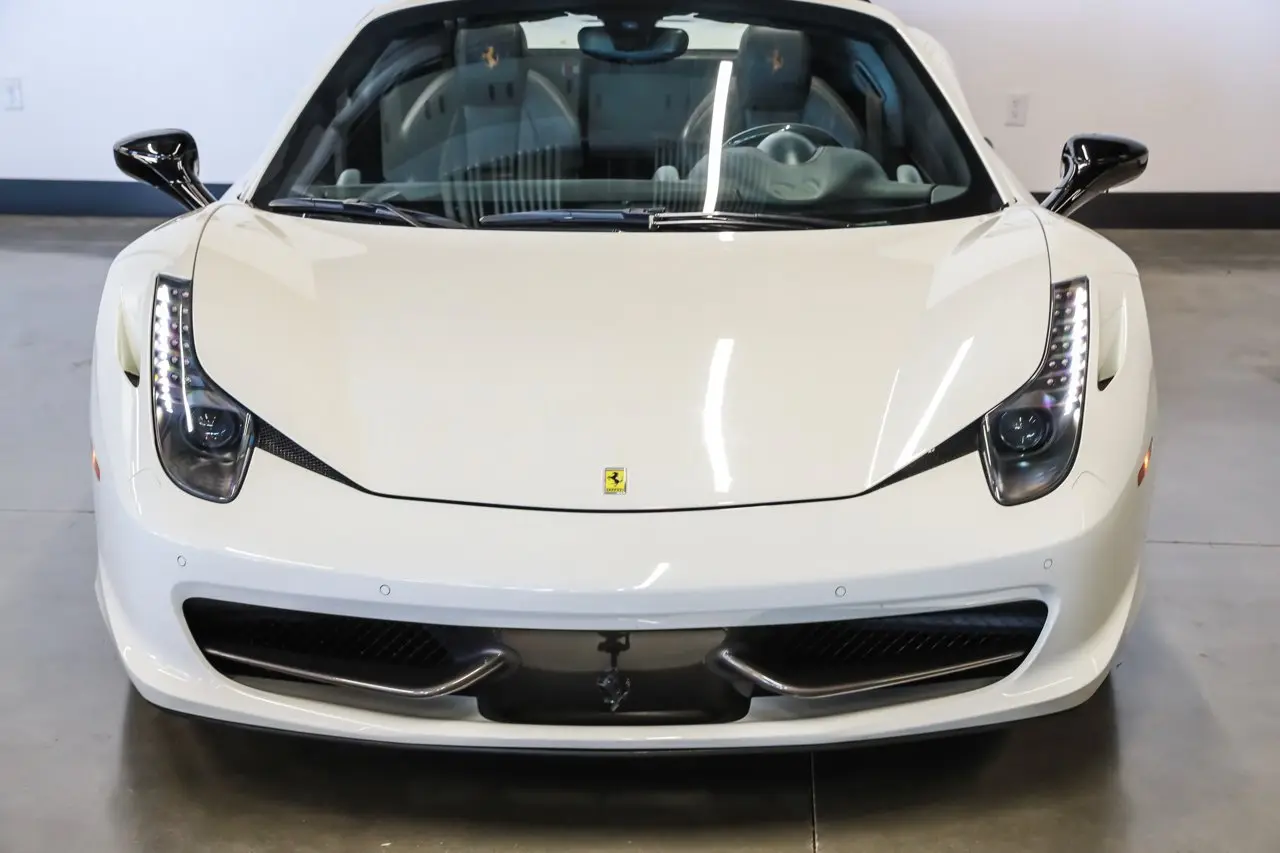 2013 Ferrari 458 Base photo 3