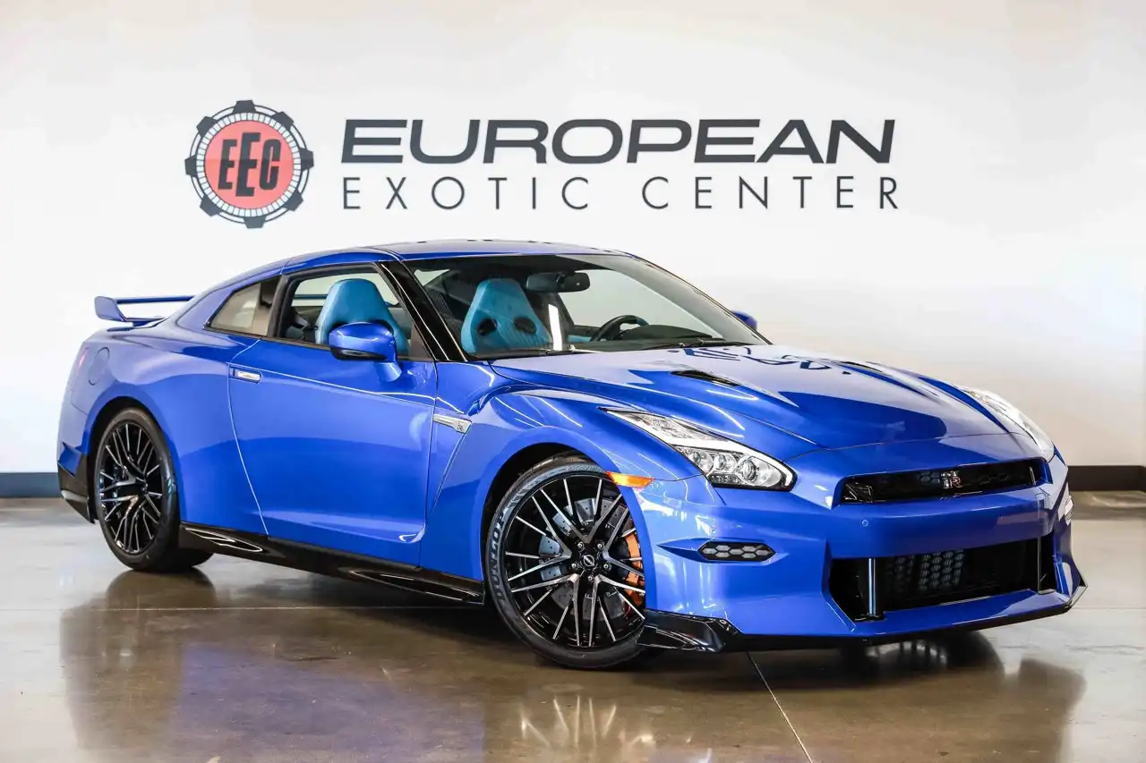2024 Nissan GT-R's photo
