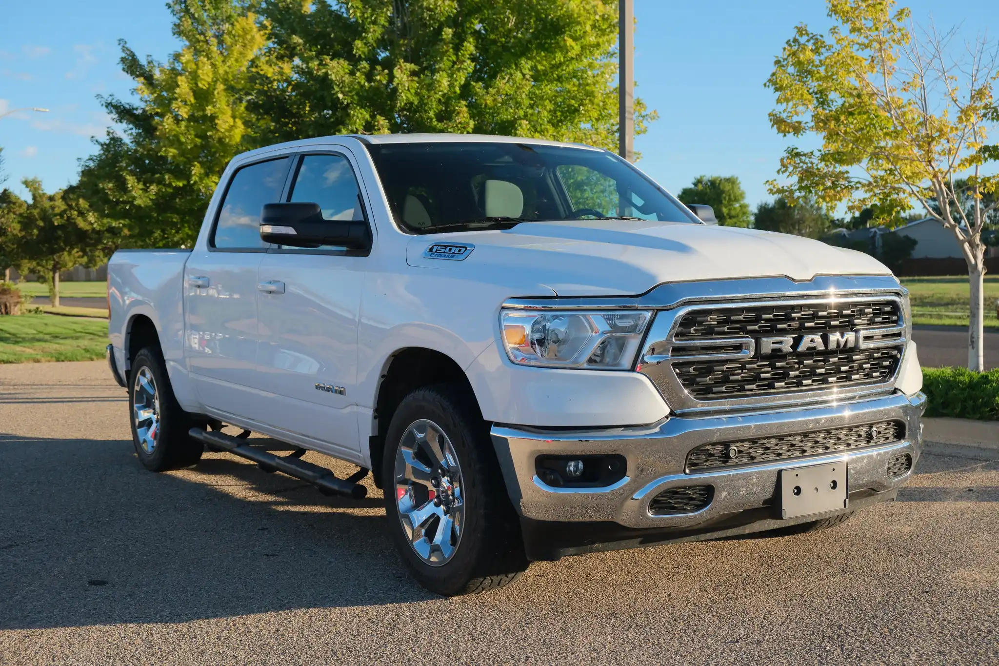 2022 RAM 1500 Big Horn/Lone Star 4WD Crew Cab 5'7's photo
