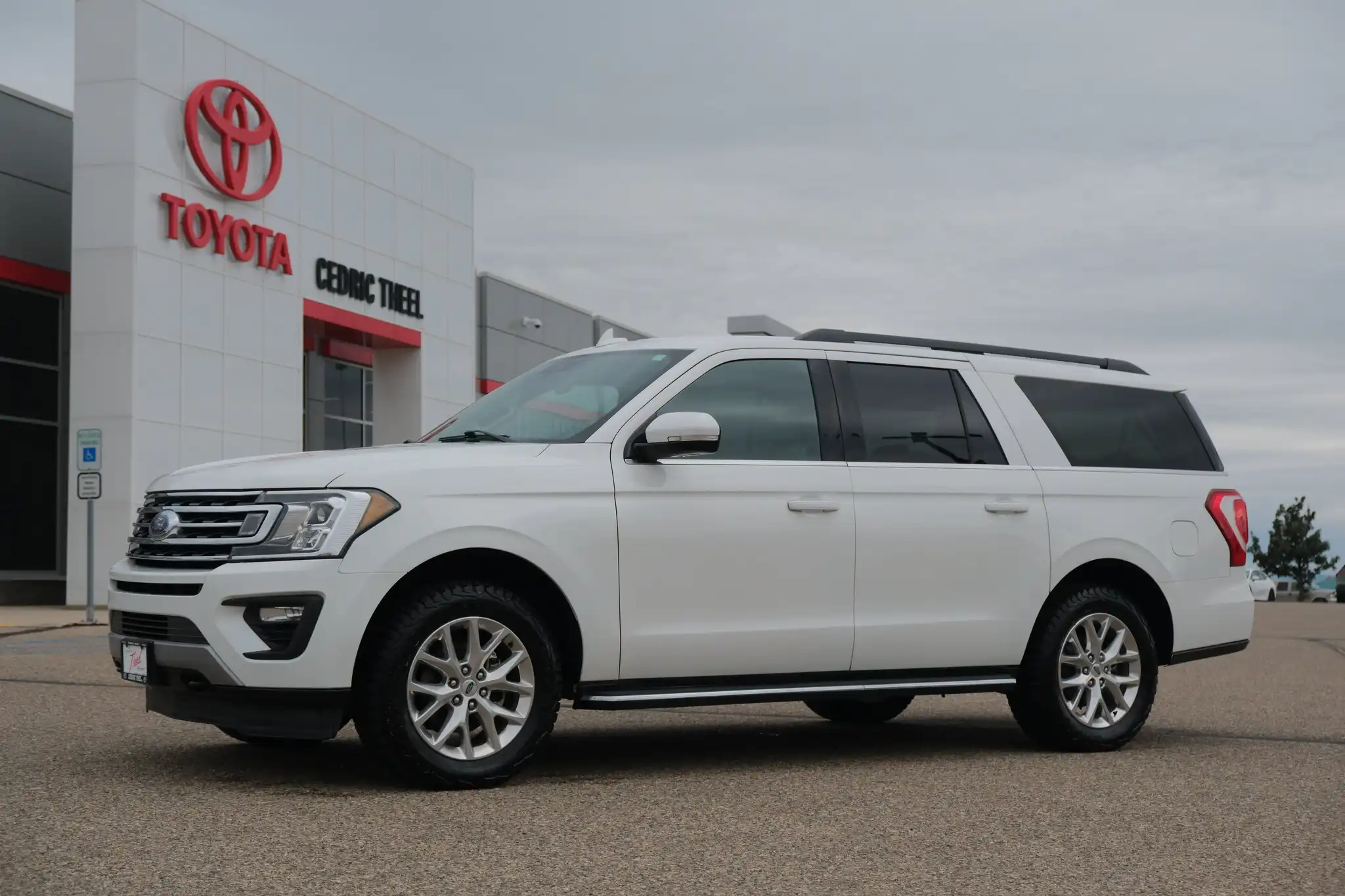 2021 Ford Expedition XLT 4WD MAX's photo