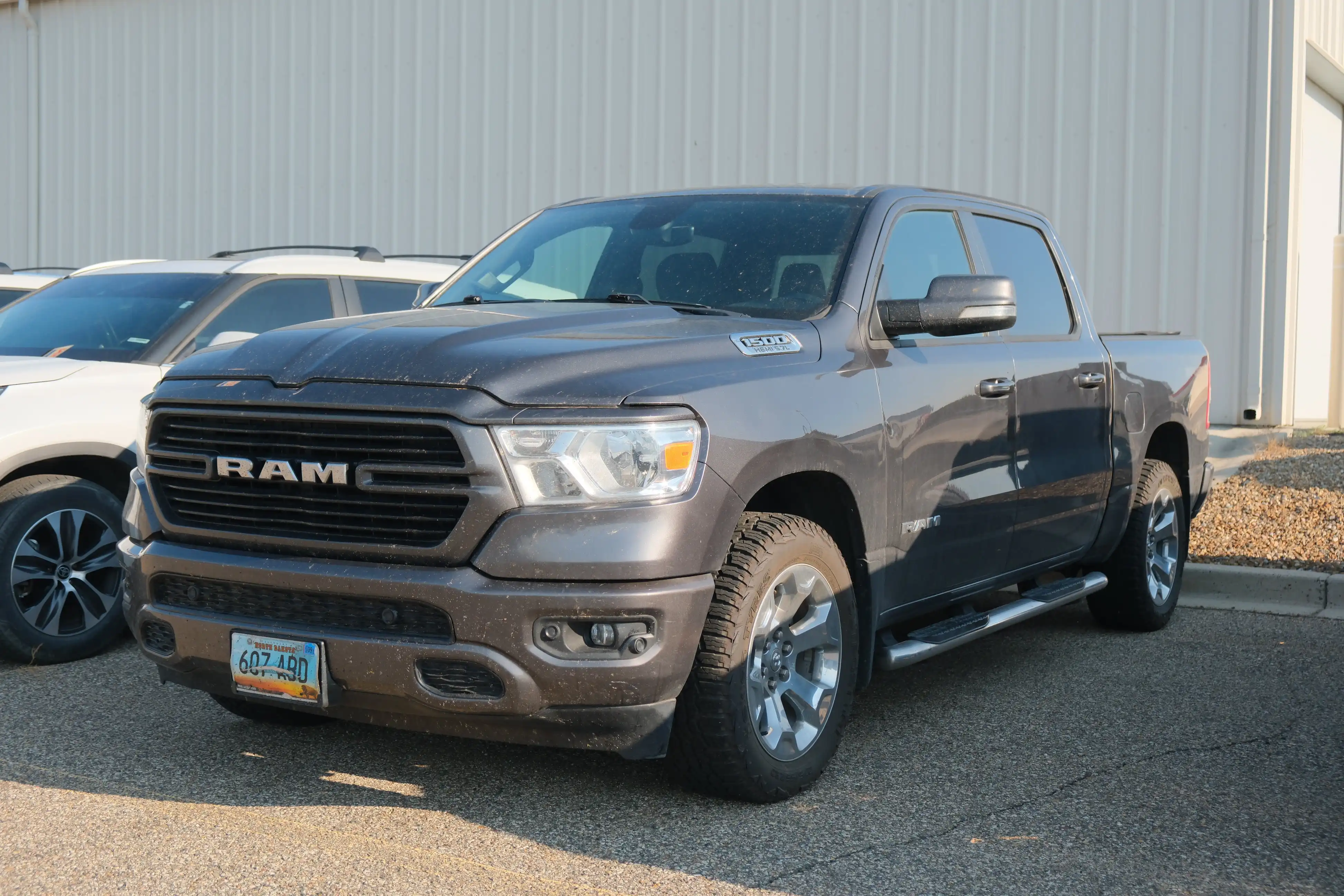 2020 RAM 1500 Big Horn/Lone Star 4x4 Crew Cab 5'7's photo