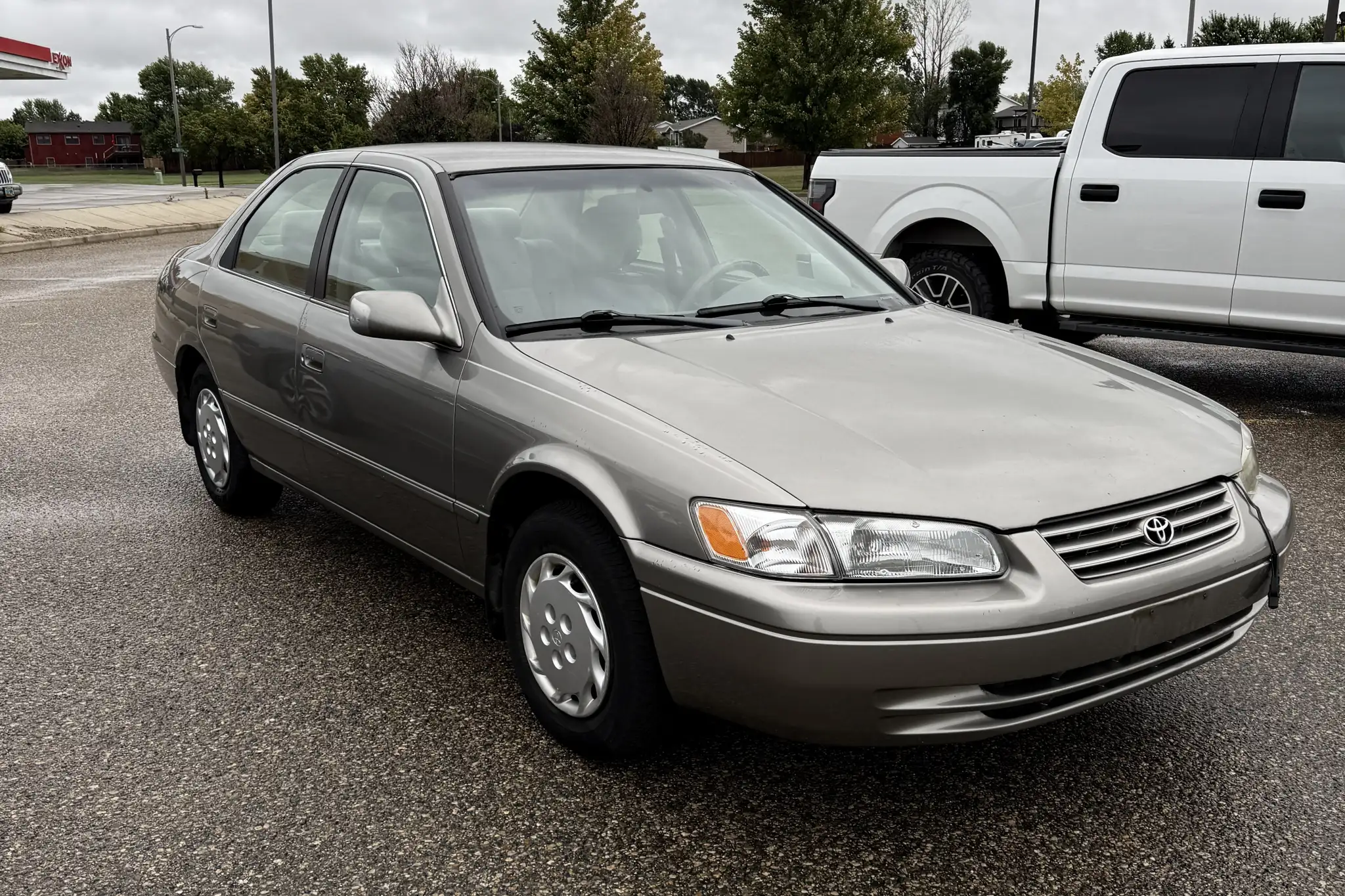 1998 Toyota Camry LE's photo