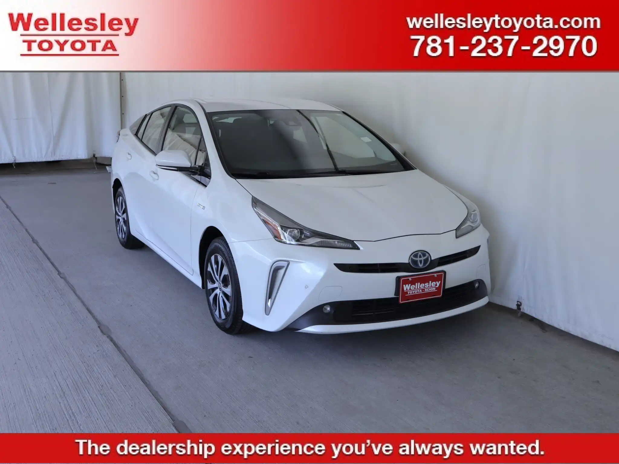 2019 Toyota Prius LE AWD-e's photo