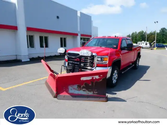 2017 GMC Sierra 4WD Crew Cab Standard Box SLE's photo