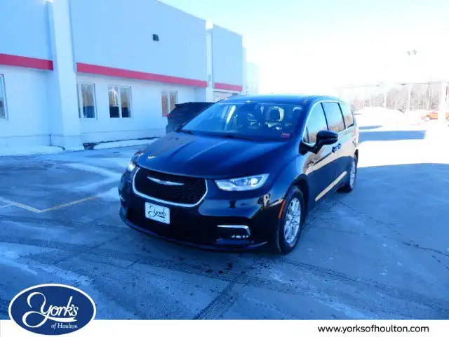 2024 Chrysler Pacifica Touring L's photo