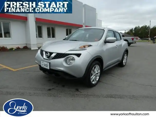 2017 Nissan Juke S AWD CVT's photo