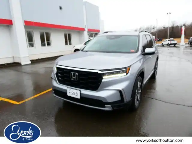 2025 Honda Pilot Touring AWD's photo
