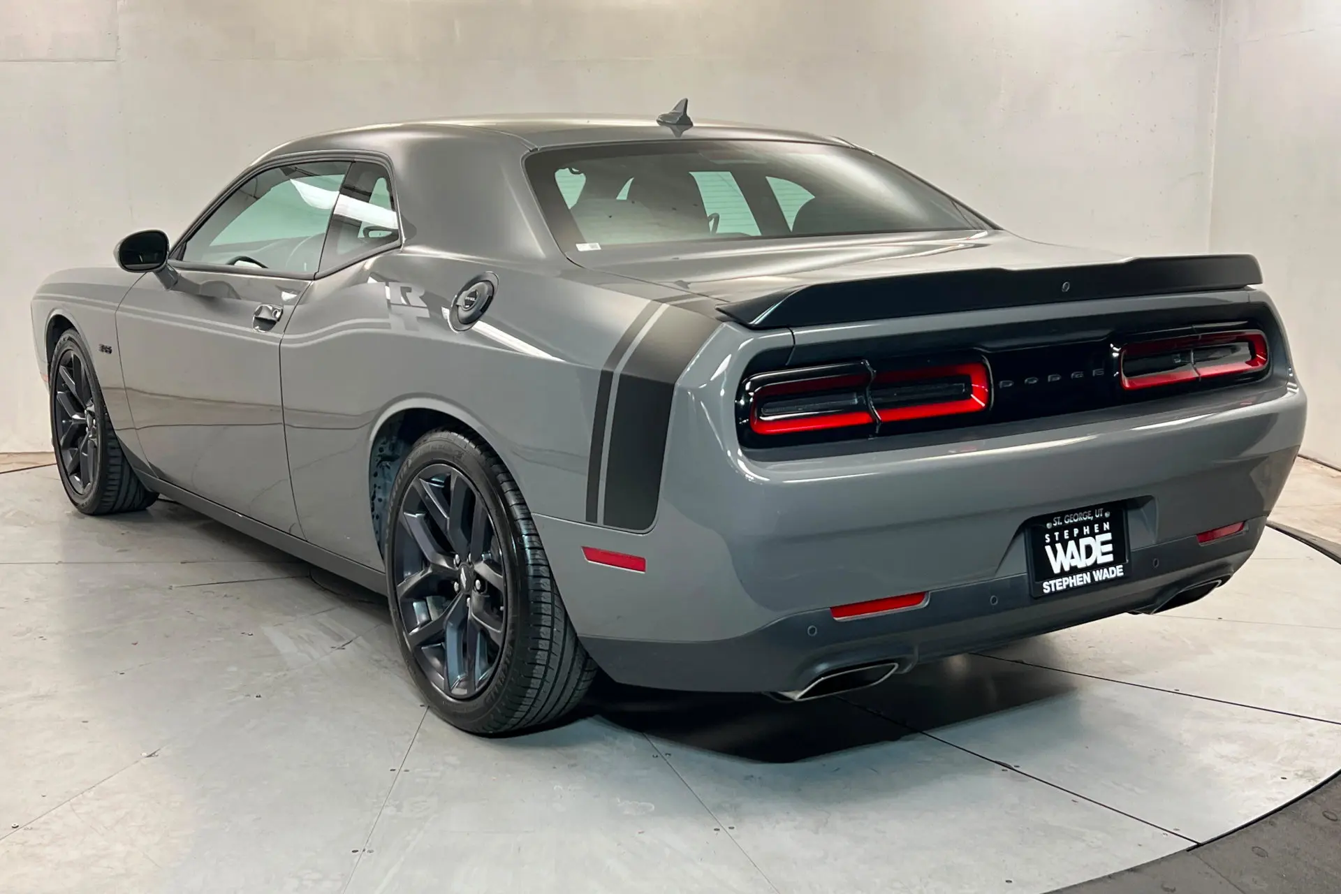 2023 Dodge Challenger R/T photo 3