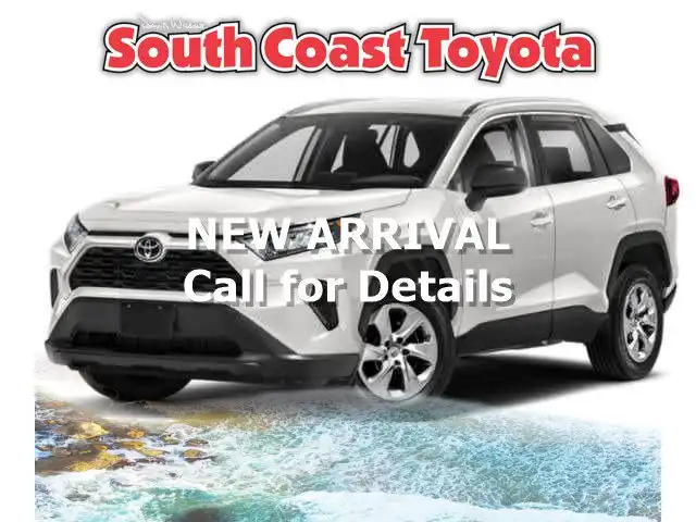 2020 Toyota RAV4 LE FWD's photo