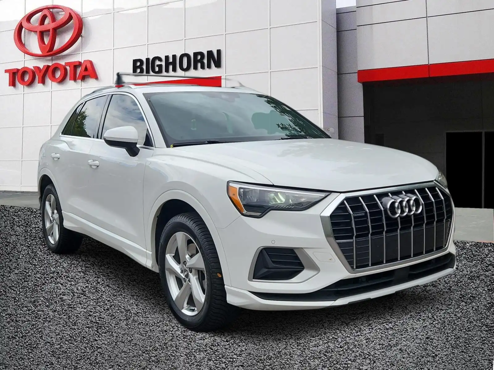 2020 Audi Q3 45 TFSI Premium quattro's photo